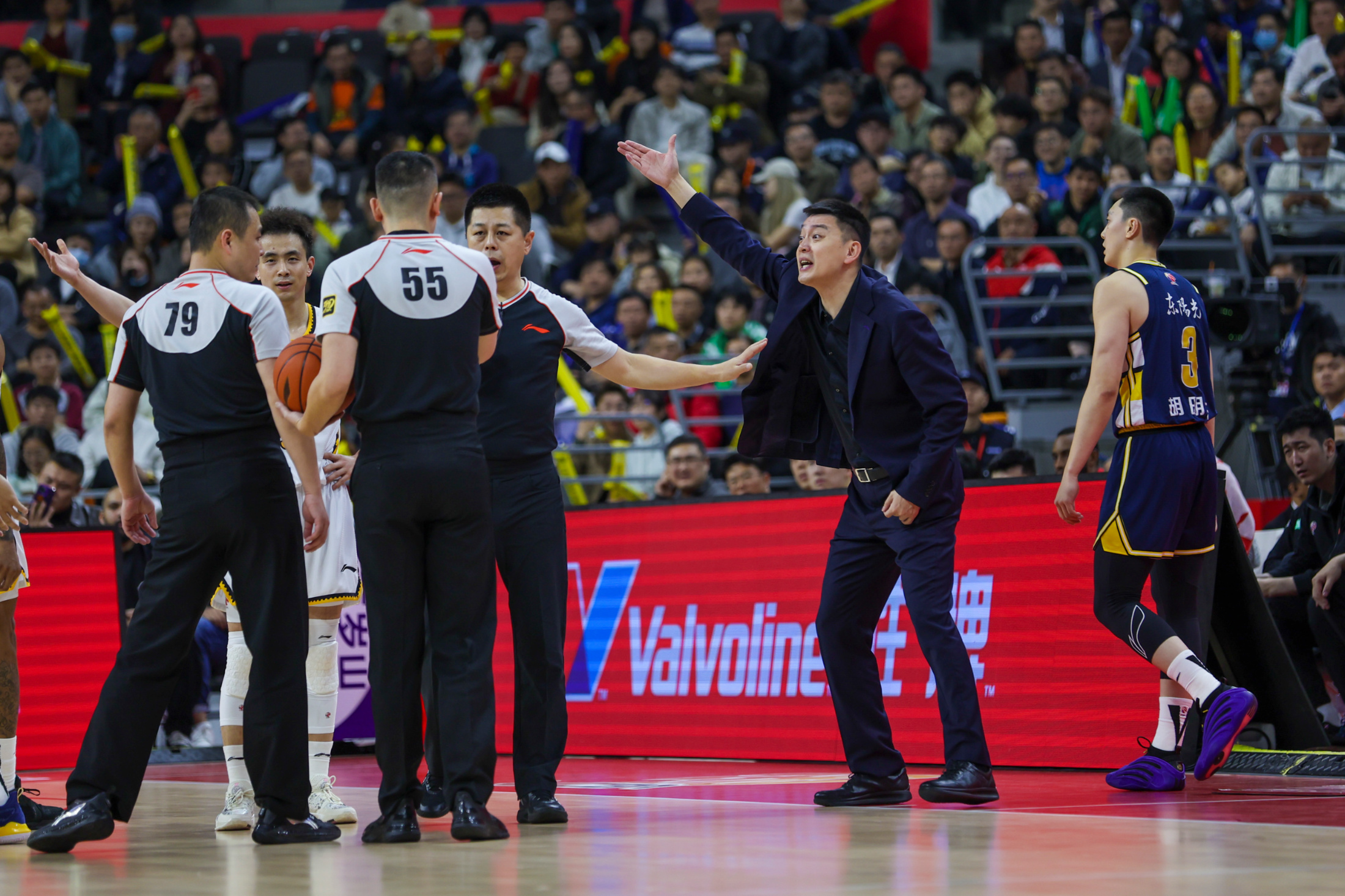 爱游戏在线登录离谱！窗口期多伦多猛龙备战CBA季后赛毕尔巴鄂竞技发布备战花絮，上海久事围绕NBA季后赛队长鼓劲的简单介绍