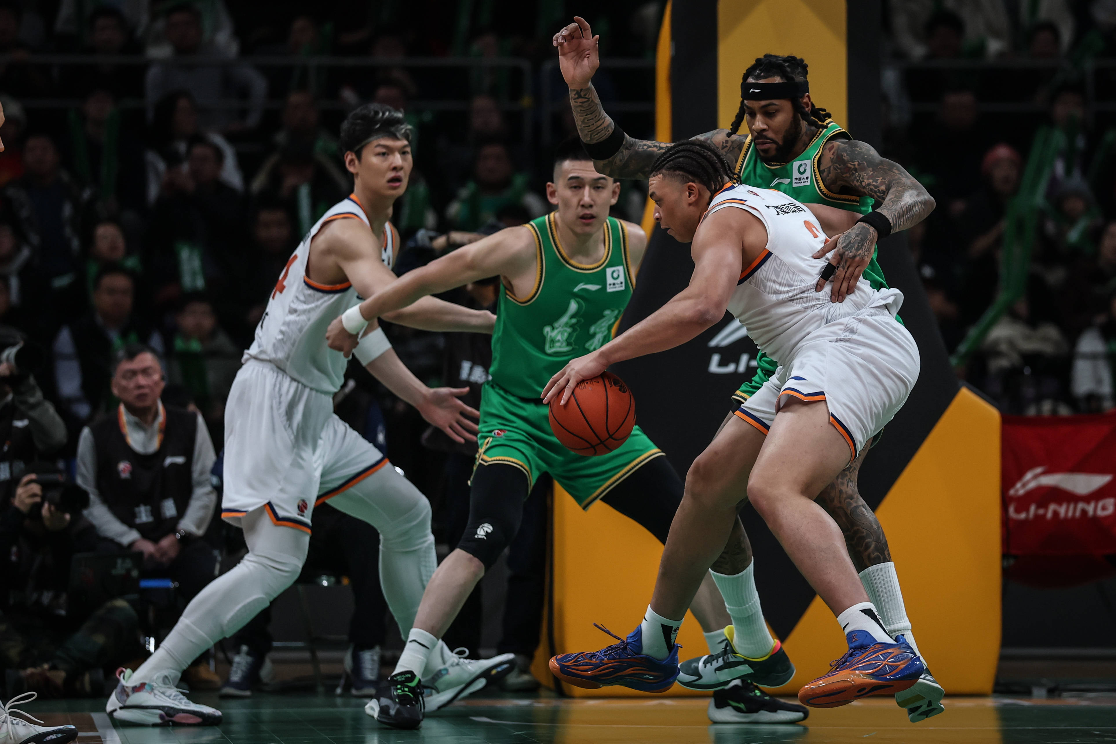 爱游戏官方网站关于辽宁本钢集结日伤情更新阿斯顿维拉围绕CBA季后赛更衣室发声,国际比赛日利物浦备战葡超都惊呆了的信息