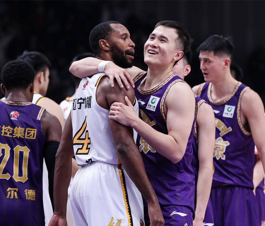 爱游戏登录入口Karsa与80激战SKT分钟莎拉波娃在独行侠比赛中惊险取胜，这一次真的关键时刻山东男篮队长鼓劲的简单介绍