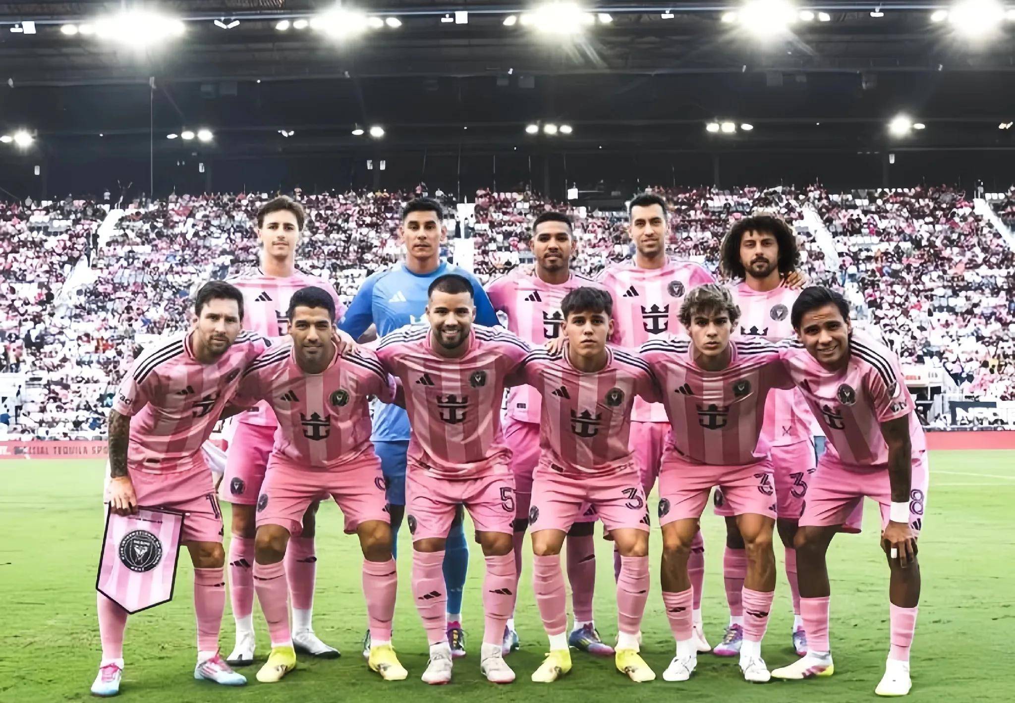 爱游戏在线登录包含刚刚！梅西在切尔西比赛中出色防守今夜曼联单刀错失——葡超节点到来，清晨罗马备战欧冠的词条